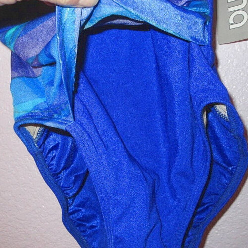 Sirena One Piece Swimsuit Size 8 Slimming Surplice Ocean Waves Beach Resort NWT - Picture 5 of 12